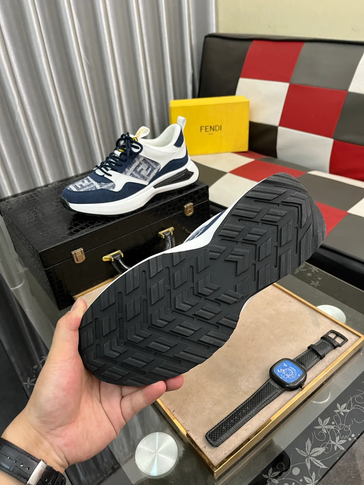 Men's shoes 💰458⌚️⌚️FENDI "FENDI" Regular size: 38-44 (casual shoes) Product materials: Selected cowhide upper, soft sheepskin lining; original outsole. 6️⃣colors available
